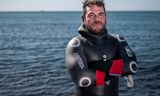 Ross Edgley, breskur sundkappi sem ætlar að synda hringinn í kringum Ísland.