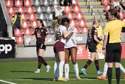 Makala Woods og Birgitta Rún Finnbogadóttir fagna marki í dag.