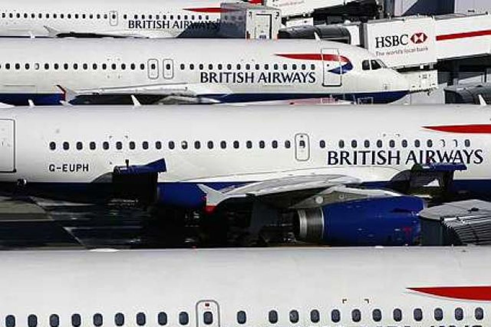 British Airways týndi farangri manns sem fékk hjartaáfall um borð …