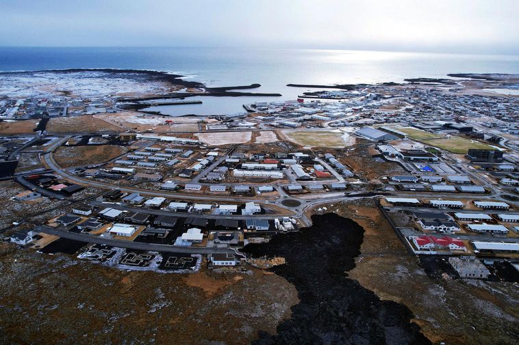 The first real estate purchase agreements for Grindavík went through ...