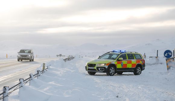 Hellisheiði og Þrengsli eru lokuð 