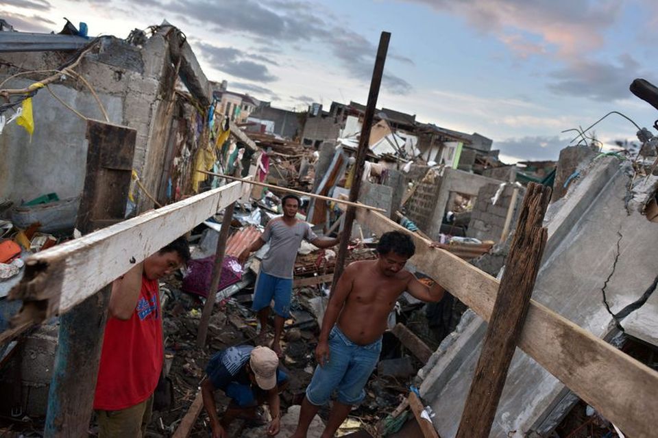 Frá borginni Tacloban á Filippseyjum í gær.