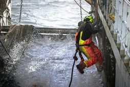 Áhugaljósmyndarinn og sjómaðurinn Pétur Axel Birgisson hefur tekið fjölda mynda sem lýsa lífsraunum sjómanna.