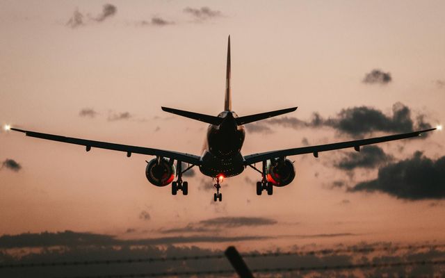 Flugferðin tók átta tíma en farþegar enduðu ekki heima hjá sér.