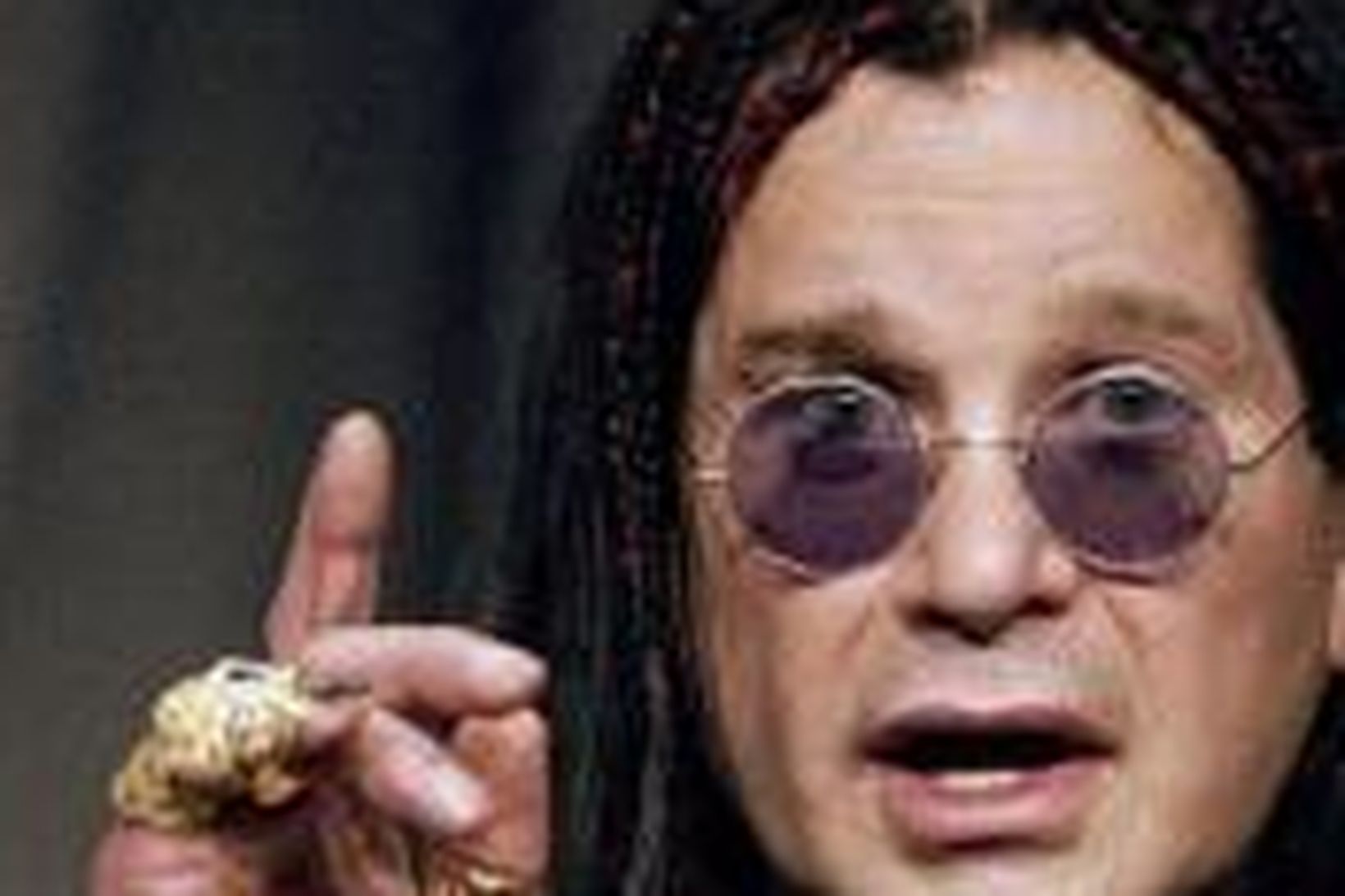 Ozzy Osbourne reynir að muna.