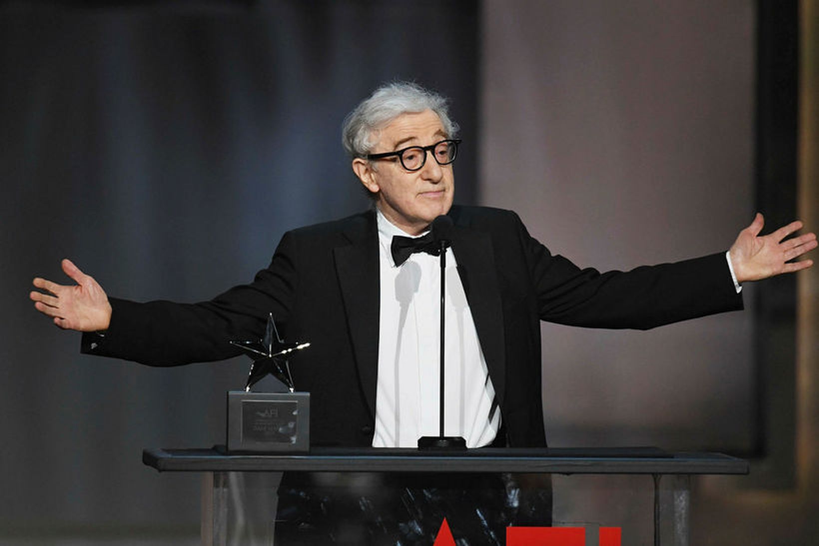 Woody Allen síðasta sumar í Dolby Theatre í Hollywood. Hann …