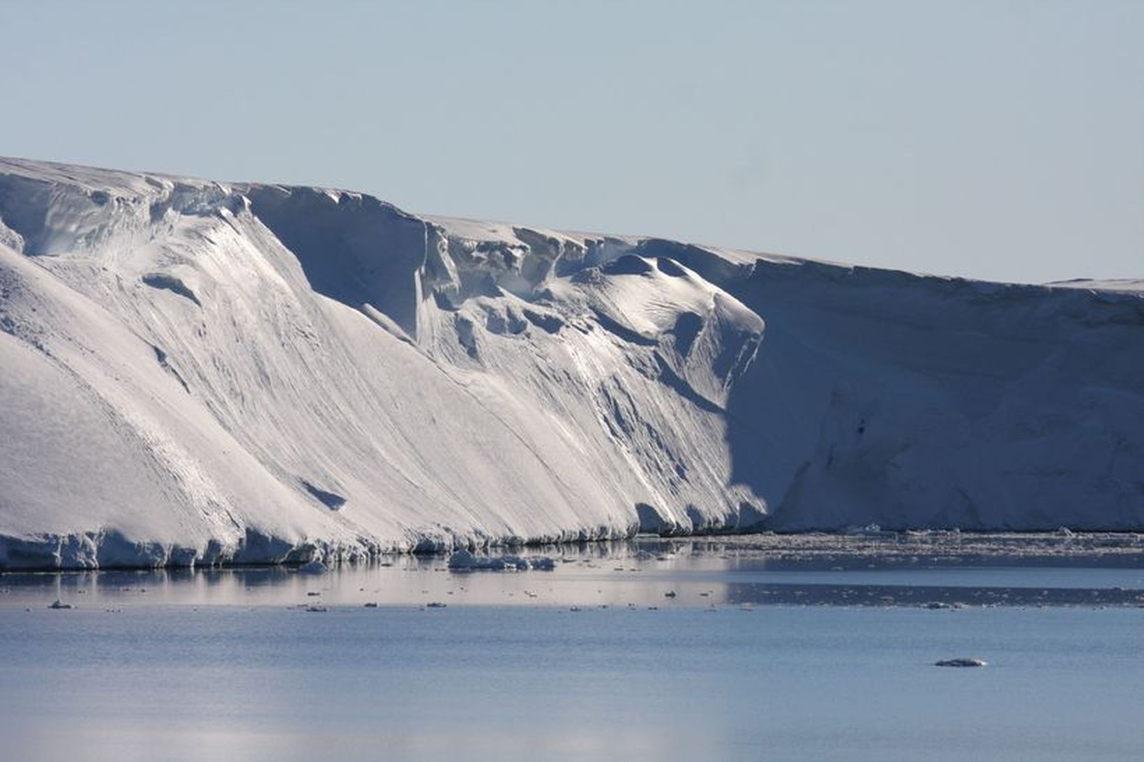 Bráðnun íss á Suðurskautslandinu og víðar veldur meðal annars hækkandi …