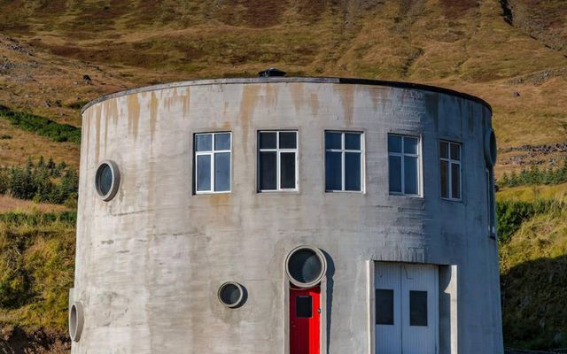 Í Tankinum, sem staðsettur er á Sólbakka rétt utan við Flateyri, verður hljóðverkið Jökull frumflutt.