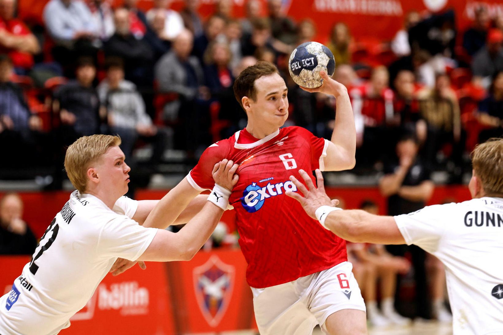 FH – Valur kl. 19.30, bein lýsing