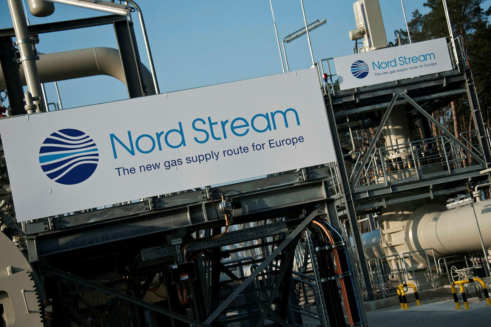 Þrír lekar hafa orðið úr Nord Stream 1 og 2 …
