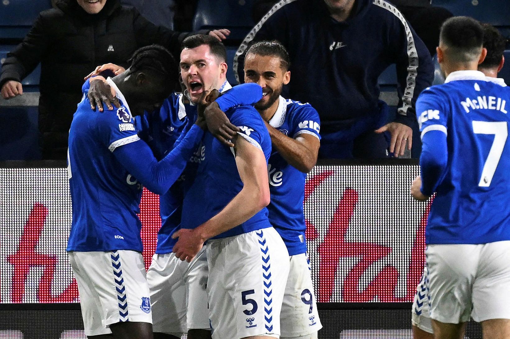 Everton vinnur og vinnur eftir stigamissinn.