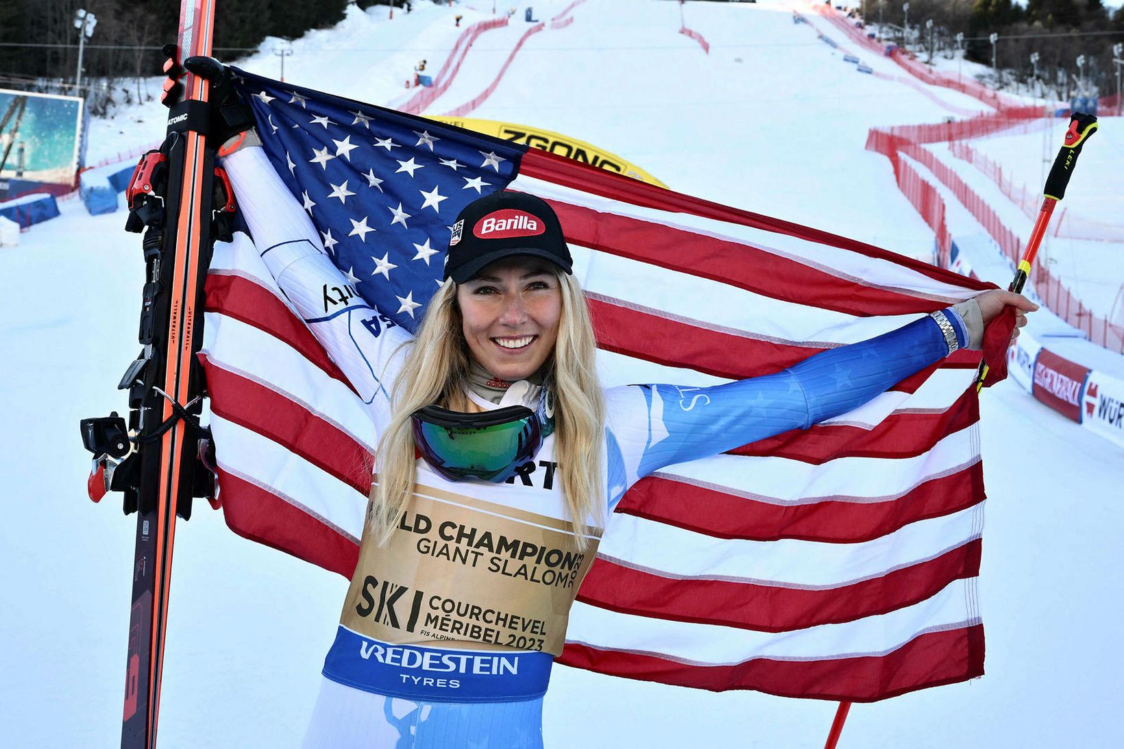 Mikaela Shiffrin hæstánægð eftir að sigurinn var í höfn.