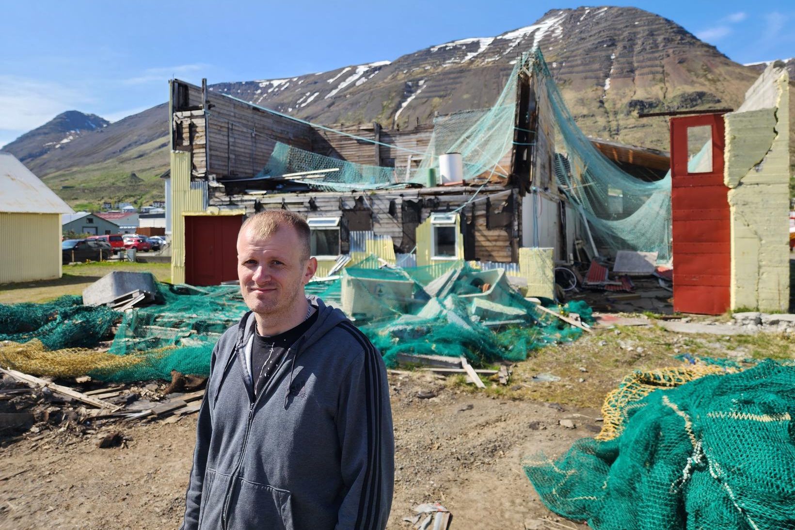 Hilmar Daníel Valgeirsson er eigandi að Aðalgötu 6b. sem fór …