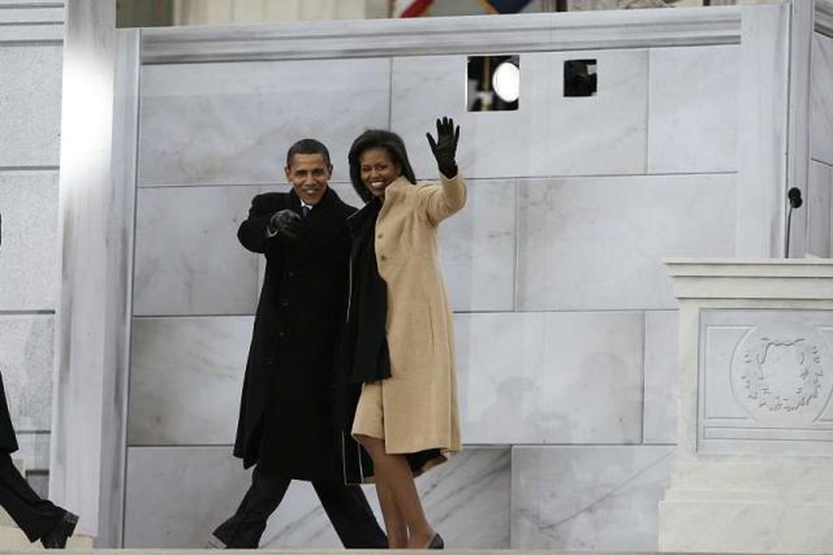 Barack og Michelle Obama fyrir framan Lincoln-minnisvarðann í Washington í …