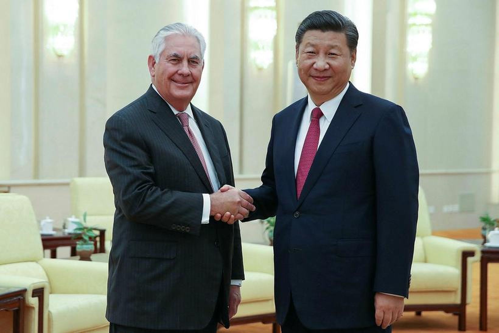 Rex Tillerson, utanríkisráðherra Bandaríkjanna, og Xi Jinping, forseti Kína.
