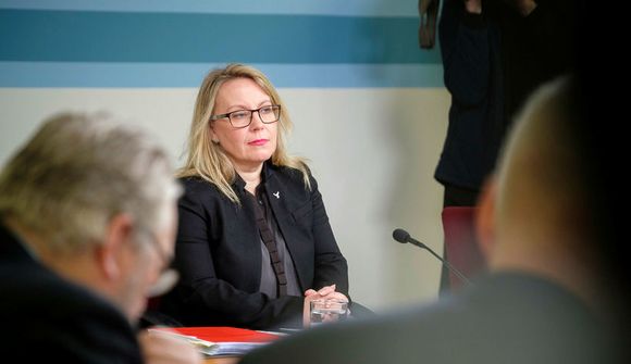 Ræða van­traust­s­til­lögu á dómsmálaráðherra