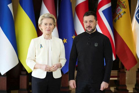 Ursula von der Leyen, forseti framkvæmdastjórnar ESB, ásamt Selenskí Úkraínuforseta á fundinum í Kænugarði í …