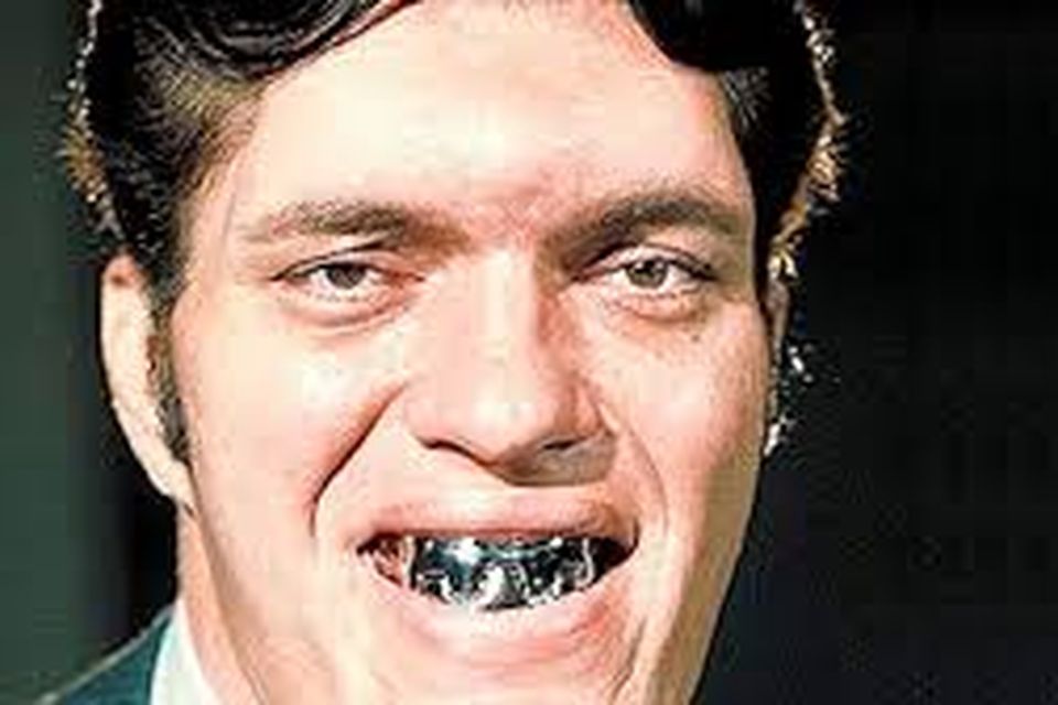 Richard Kiel lék stáltennta risann í tveimur James Bond myndum