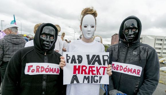 Transfólki veitt refsivernd með lögum