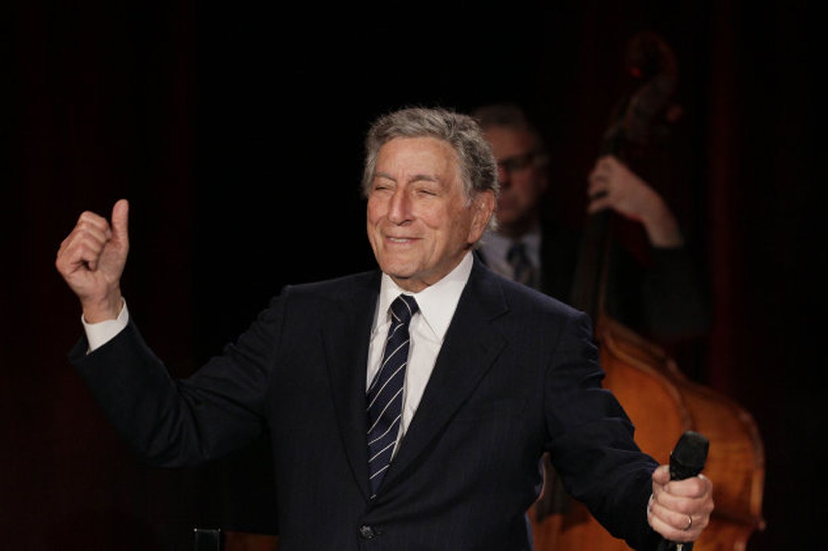 Tony Bennett syngur á valentínusardaginn lagið I Left My Heart …