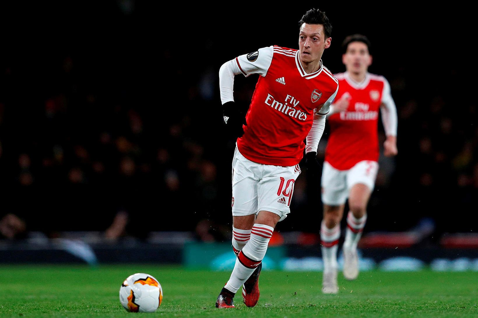 Mesut Özil gæti yfirgefið Arsenal fljótlega.
