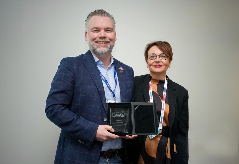 Guðmundur Fertram, the founder and CEO of Kerecis, received the President&#8217;s Wound Care Entrepreneur of the Year Award from Kirsi Isoherranen, President of the European Wound Care Association (EWMA).