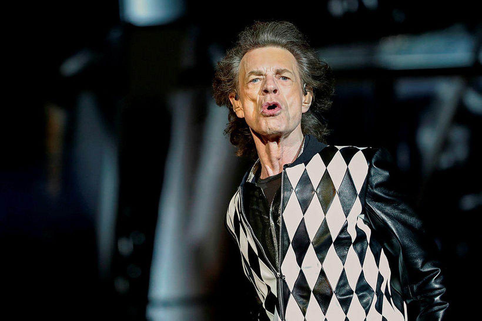 Mick Jagger keypti hús í Flórída handa ungu kærustunni.