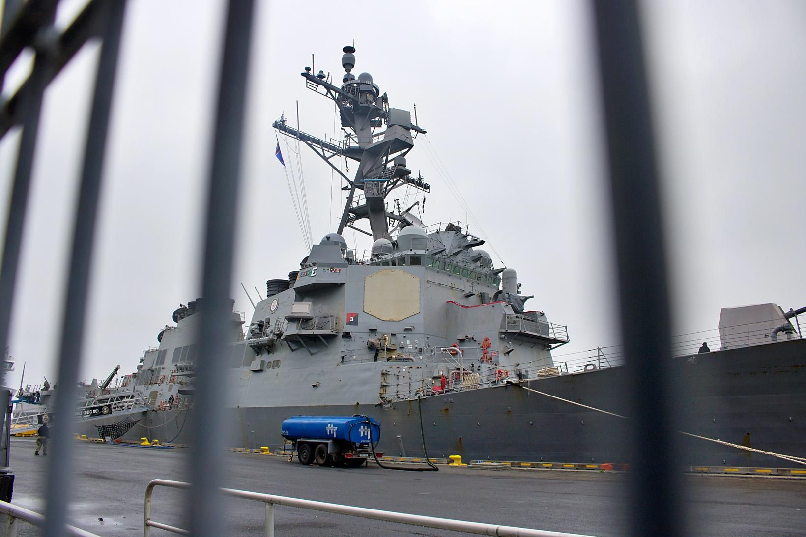 Bandaríski tundurspillirinn USS Roosevelt í höfn í Reykjavík árið 2021. …