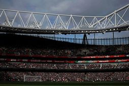 Arsenal kannar nú hvort mögulegt sé að stækka leikvang sinn, Emirates.