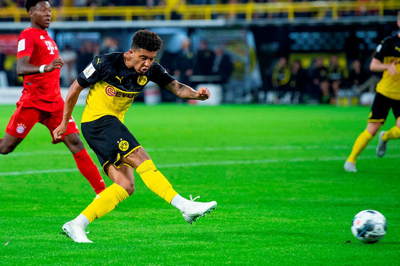 Jadon Sancho hefur slegið í gegn með Borussia Dortmund.