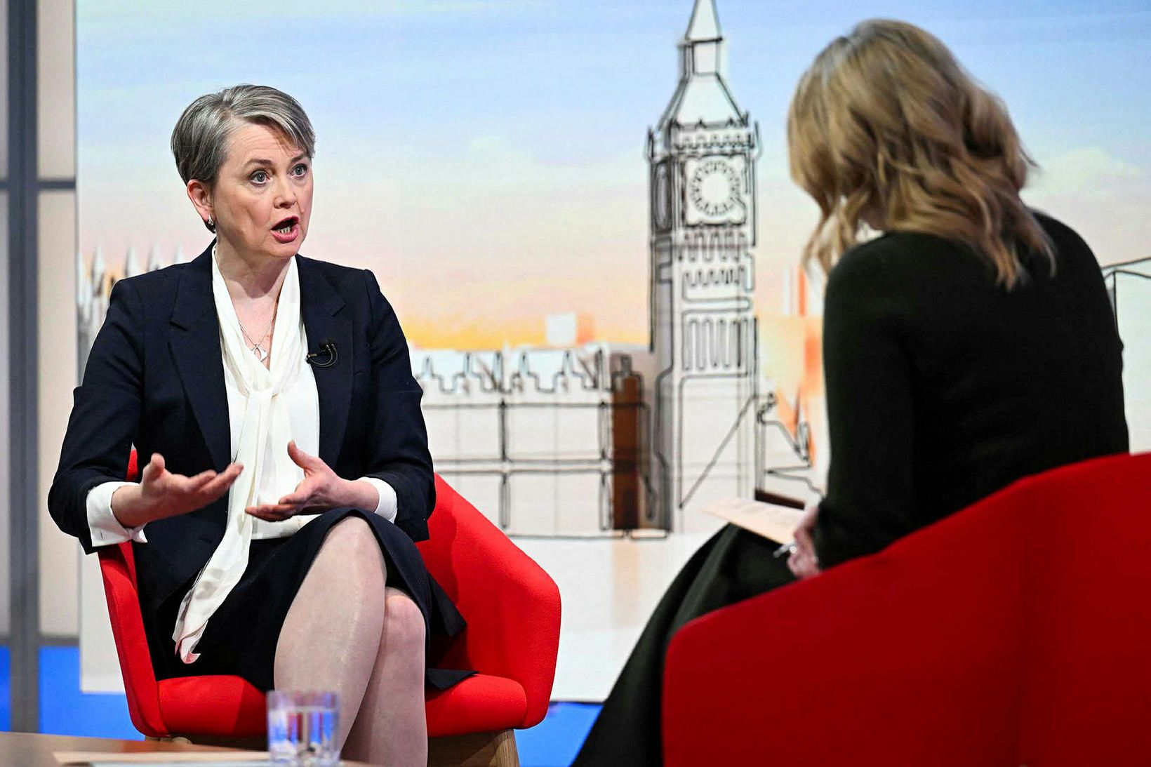 Inn­an­rík­is­ráðherr­a Bretlands Yvette Cooper vonar að önn­ur lönd taki Bret­land …