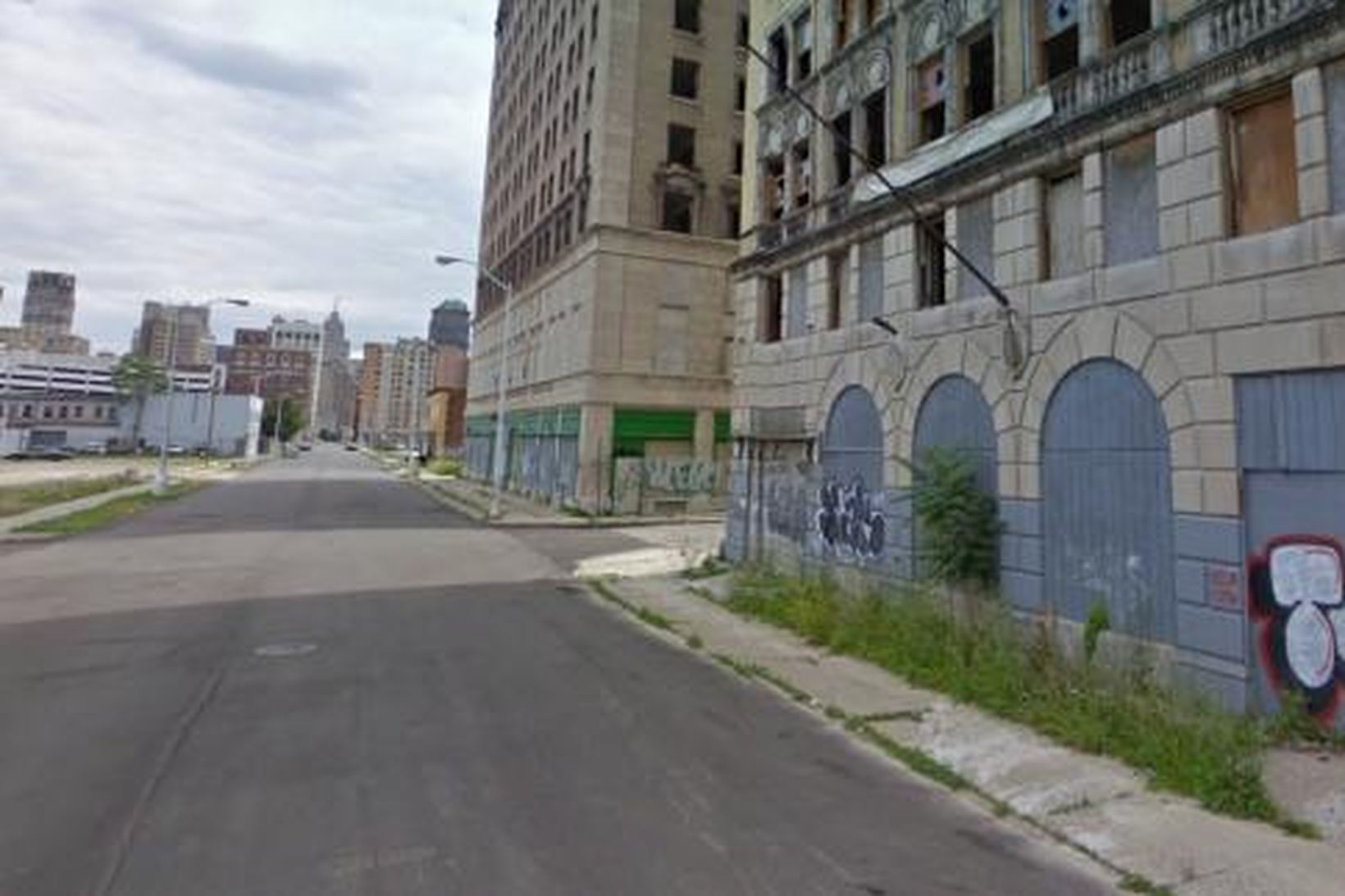 Tómar byggingar í miðborg Detroit. Af vef Google maps.