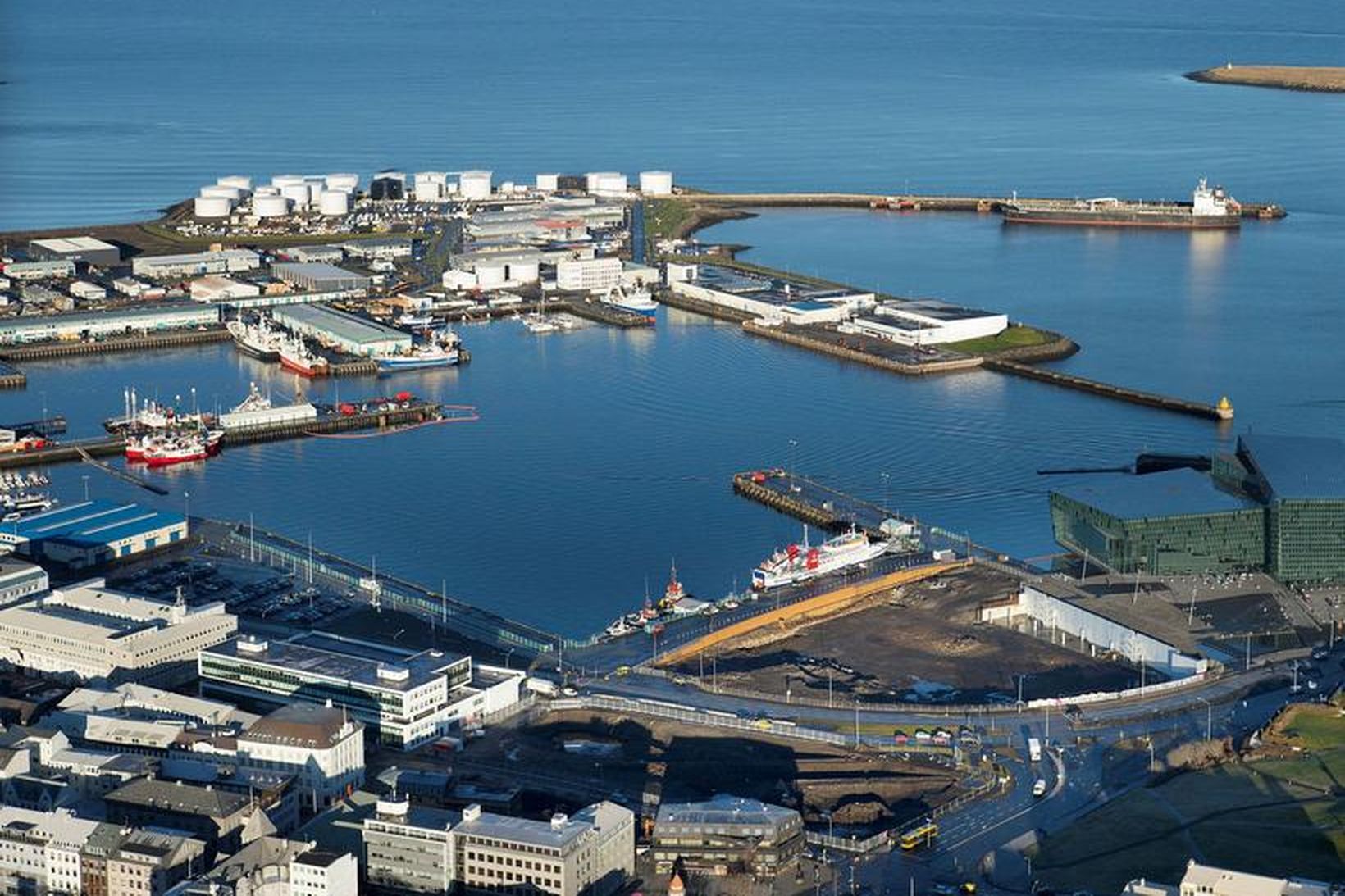 Horft yfir Reykjavíkurhöfn.
