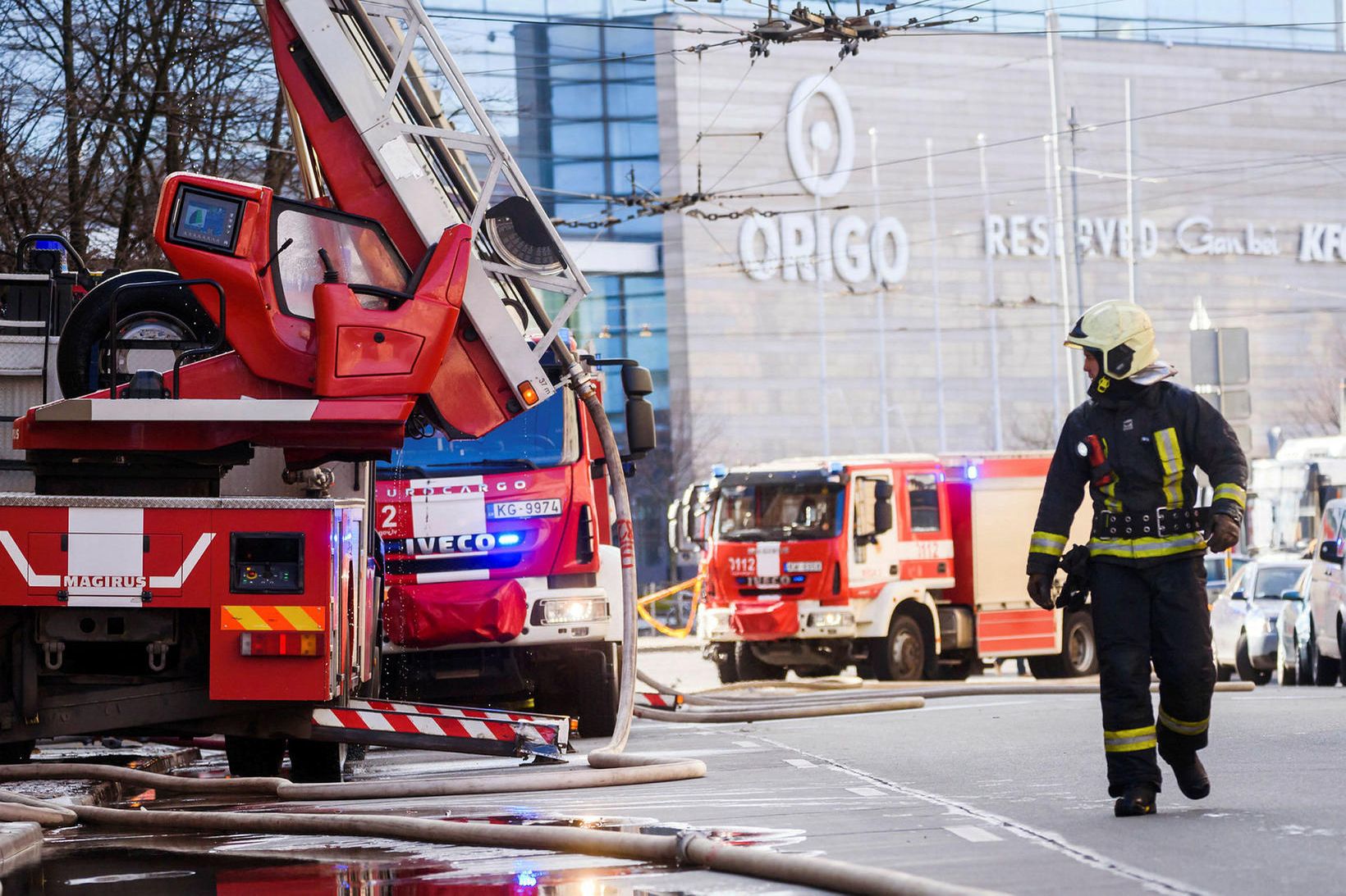 Slökkviliðið í Riga að störfum í morgun.