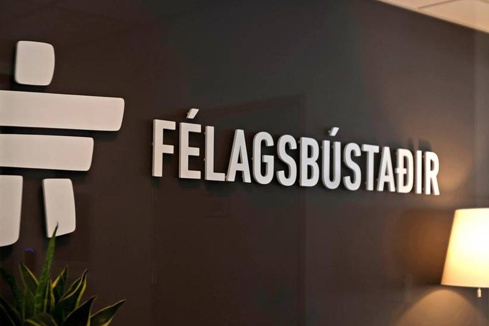 Viðvörun var send í bréfi á heimilisfang mannsins, íbúð á …
