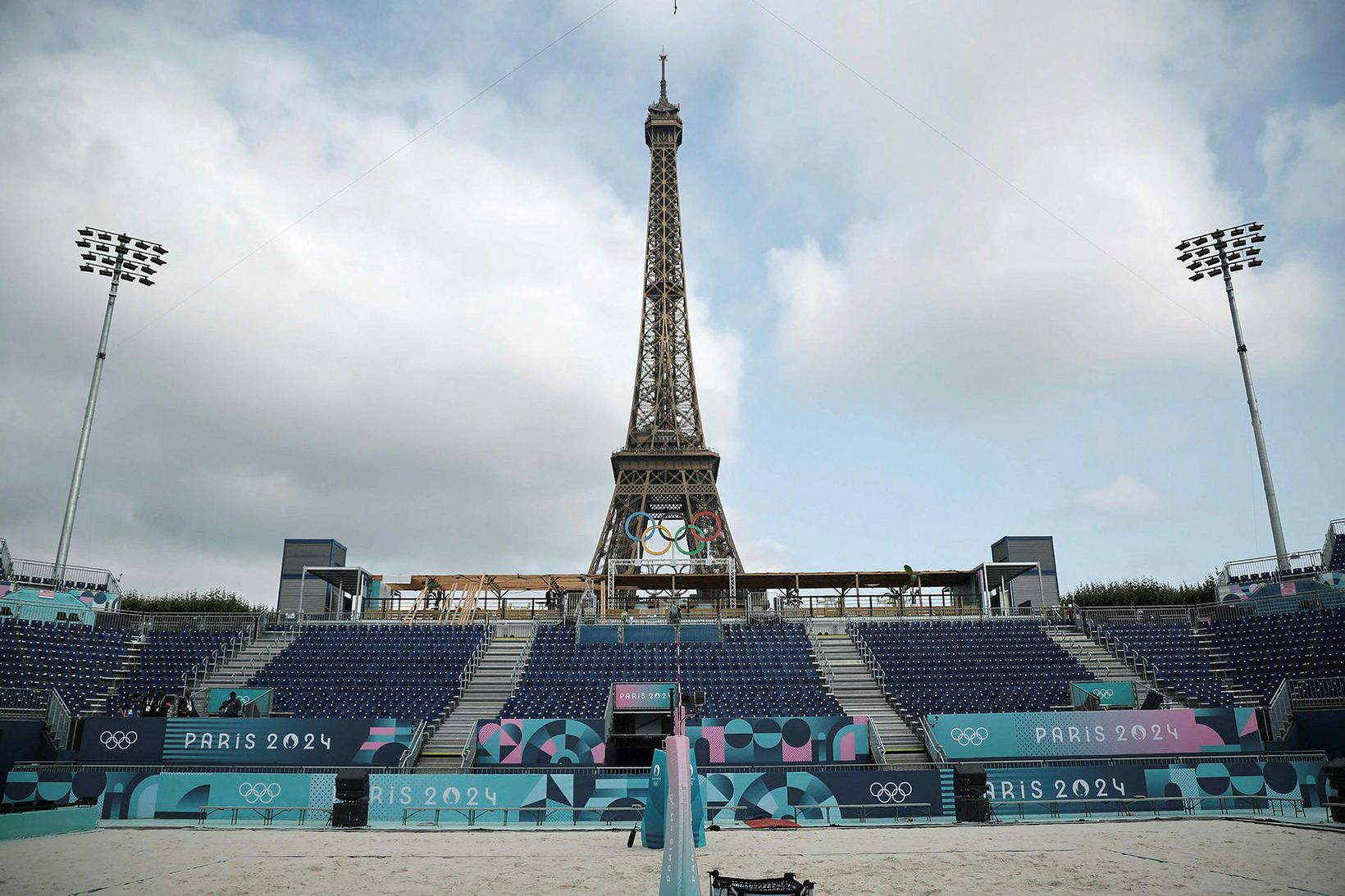 Champ-de-Mars í París. Kepp verður í blindrafótbolta á þessum velli.