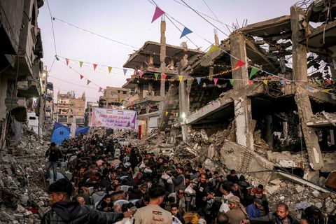 Annar áfangi vopnahlés á Gaza átti að taka gildi í dag.