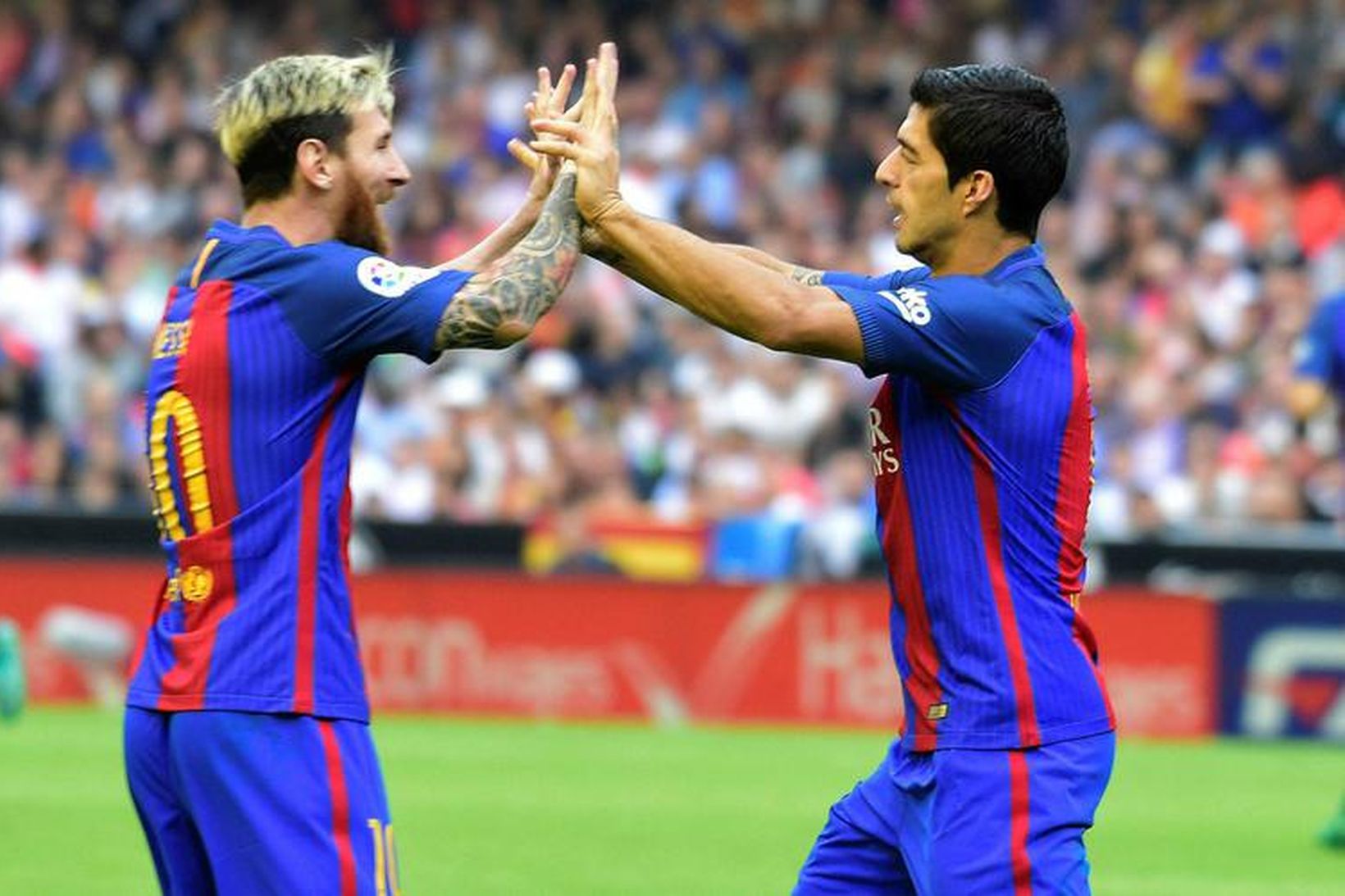 Lionel Messi og Luis Suárez skoruðu mörk Börsunga í dag.