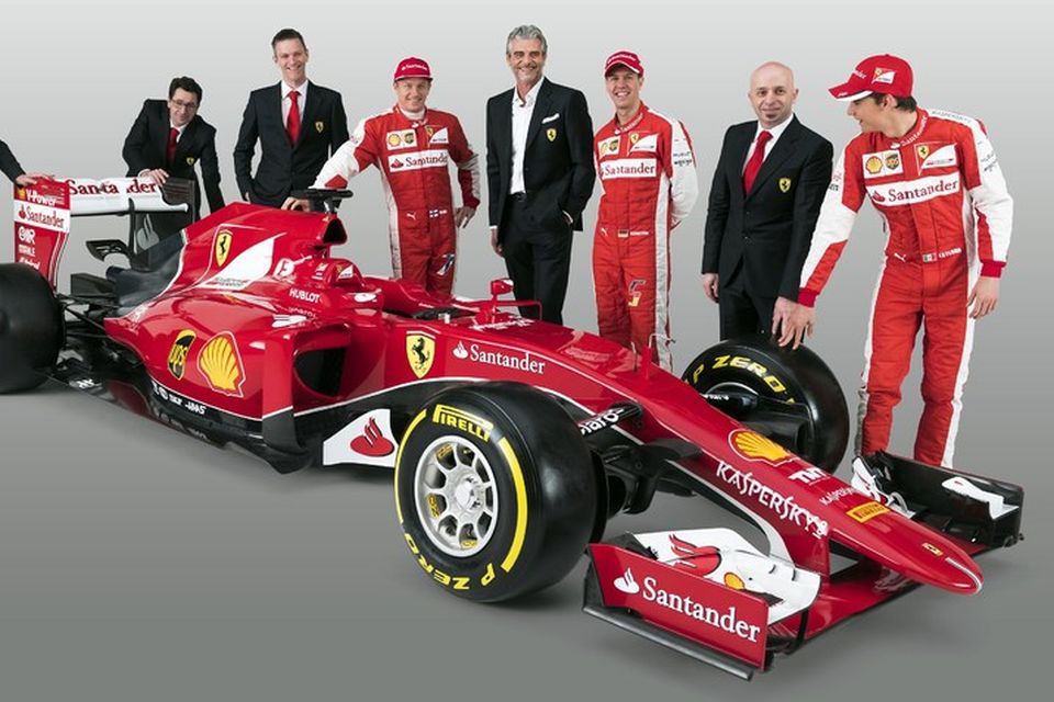 Frá sýningu 2015 bíls Ferrari á netinu í dag. Á myndinni eru (f.v.) framleiðslustjórinn Corrado …