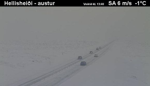 Vegum frá höfuðborginni lokað vegna ofsaveðurs