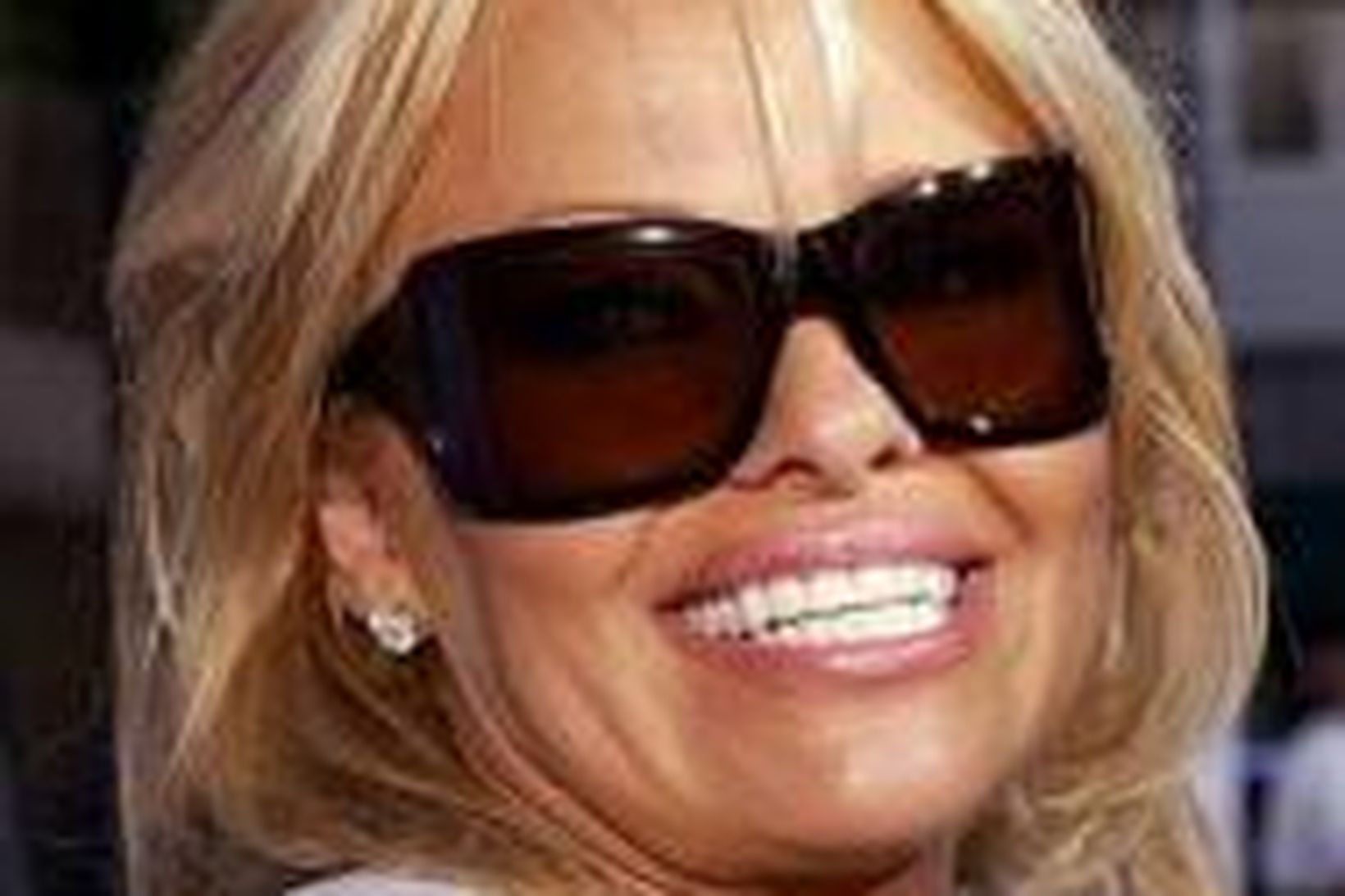 Pamela Anderson mætir á frumsýningu í Hollywood í júní.