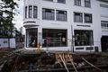 Rask Framkvæmdir fyrir framan verslun við Vatnsstíg.