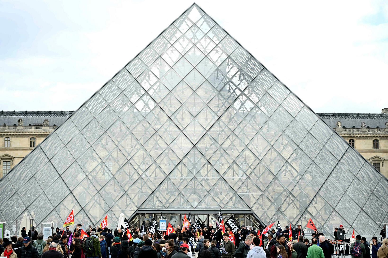 Louvre, París.