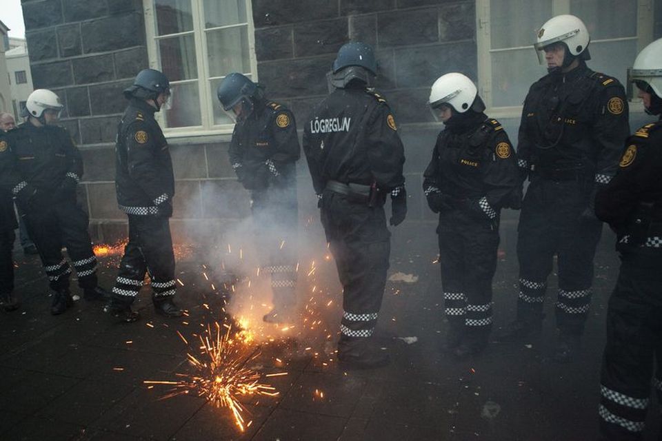 Búsáhaldabyltingin í algleymi