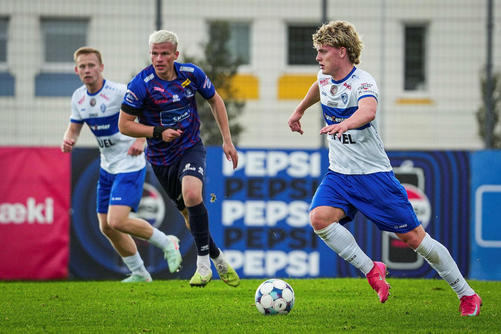 Stór miðill fjallar um „furðulegar“ fréttir frá Íslandi