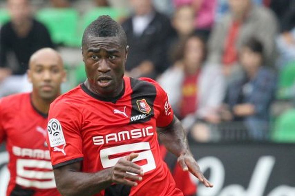 Norski framherjinn Alexander Tettey er nýkominn til Norwich frá Rennes í Frakklandi.