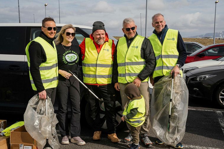Björn Skúlason and Miss Iceland join nationwide cleanup