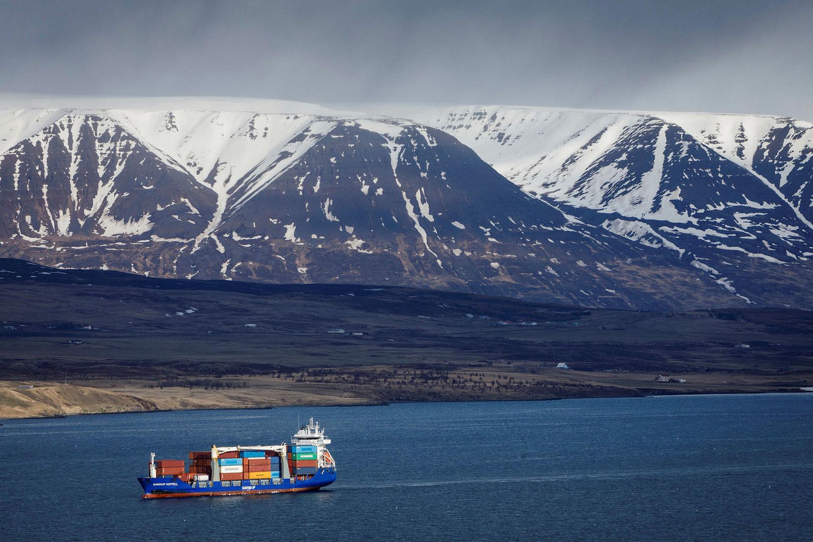 Mörg flutningaskip nota vothreinsibúnað sem losar úrgang í sjó.