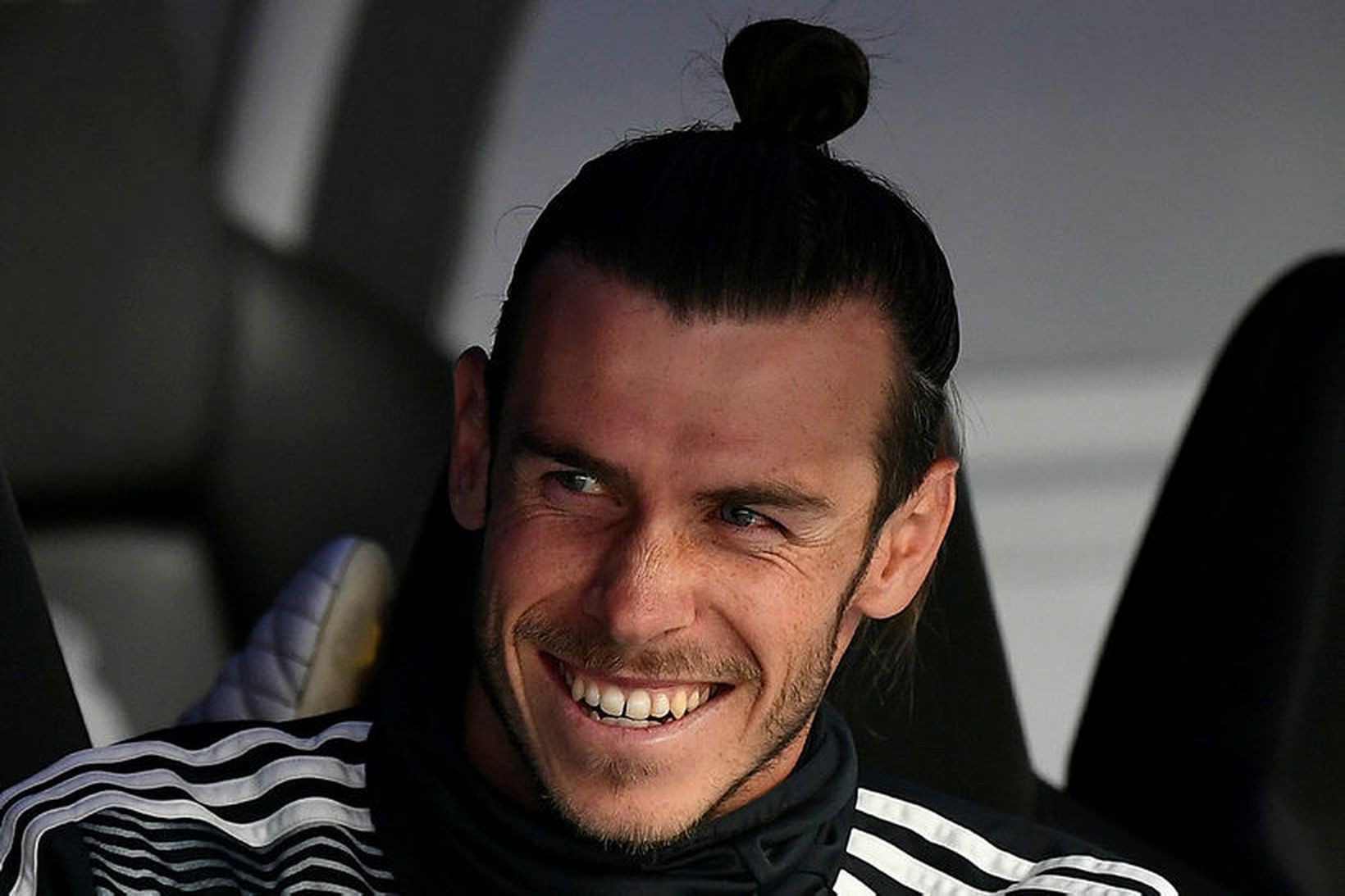 Gareth Bale á varamannabekknum í gær.