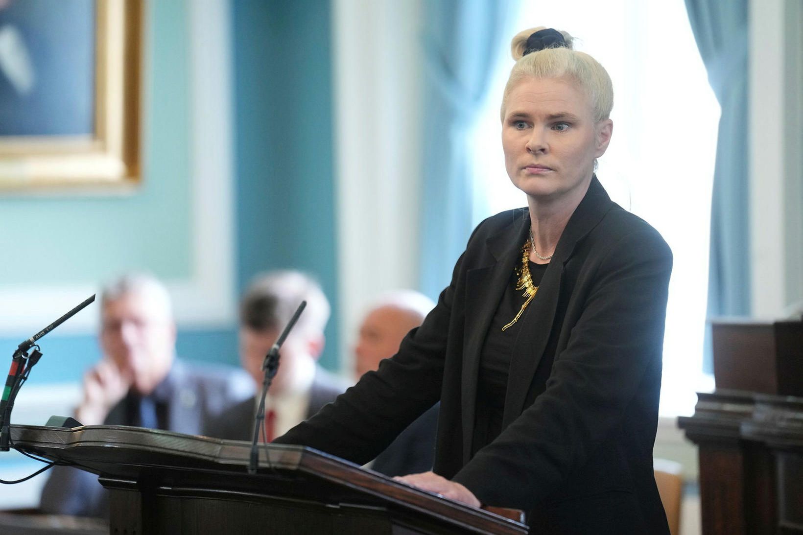 Hildur Sverris segir af sér
